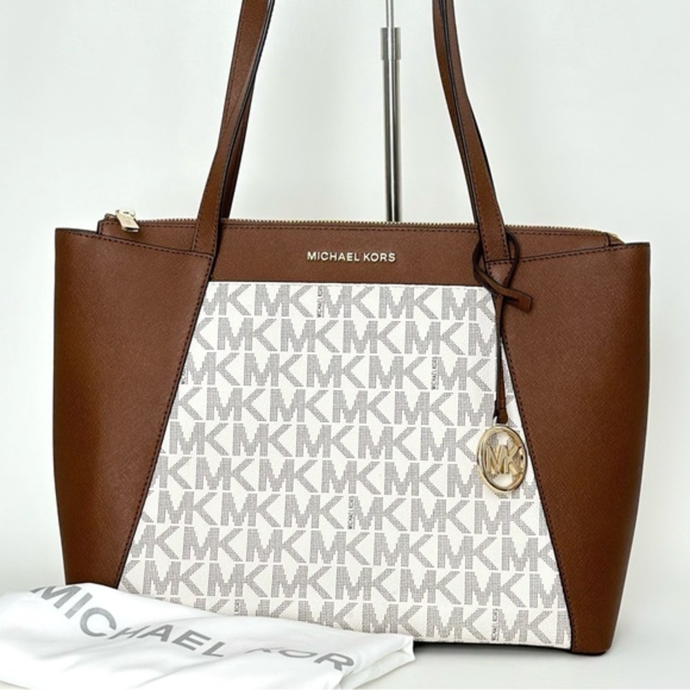 New Michael Kors Maddie Signature Tote  Carryall Bag in Vanilla - Picture 2 of 16